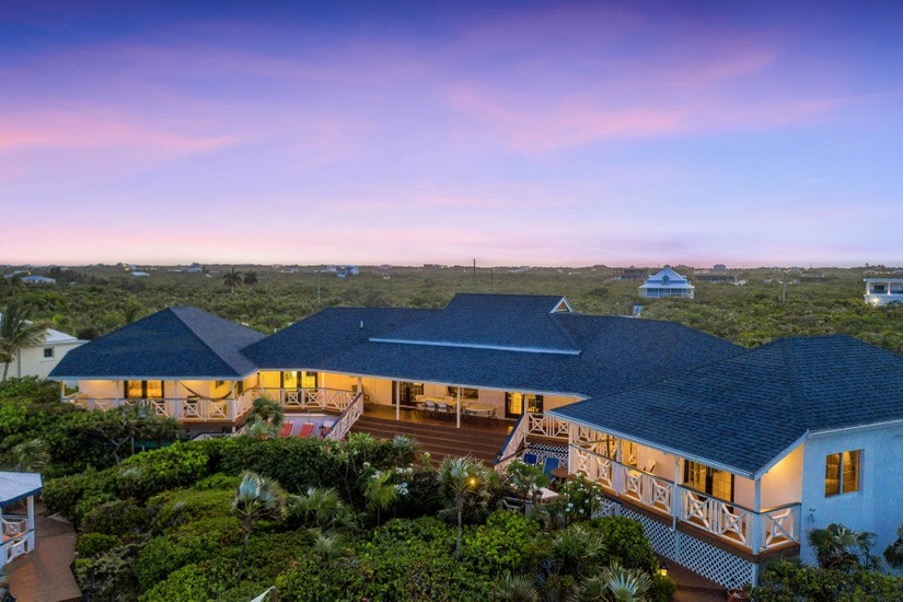 Caribbaway – Private 2.25-Acre Beachfront Villa & Carriage House — photo 4